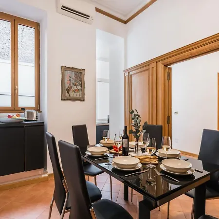 The Rent - Three-bedroom Near The Quirinale Apartmán *