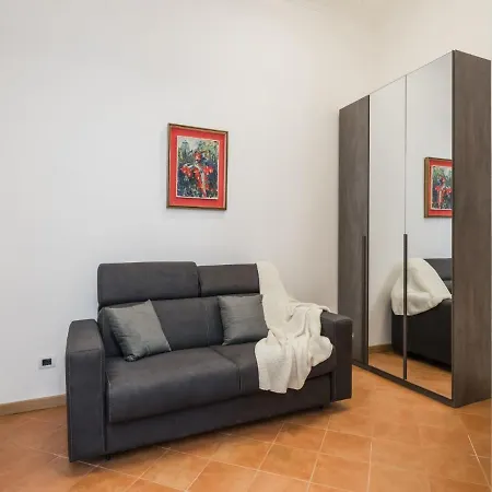 The Rent - Three-bedroom Near The Quirinale