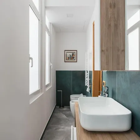 The Rent - Three-bedroom Near The Quirinale Apartment *