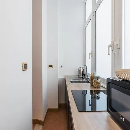 The Rent - Three-bedroom Near The Quirinale Apartment *